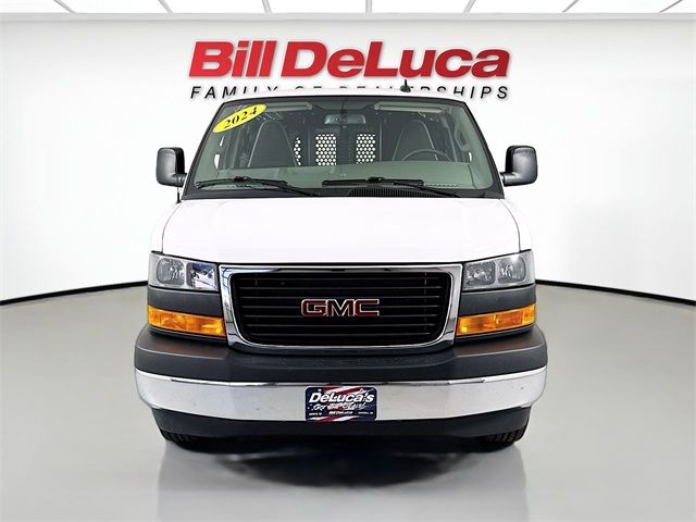 2024 GMC Savana Base