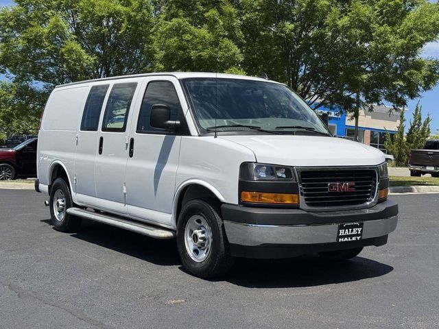 2024 GMC Savana Base