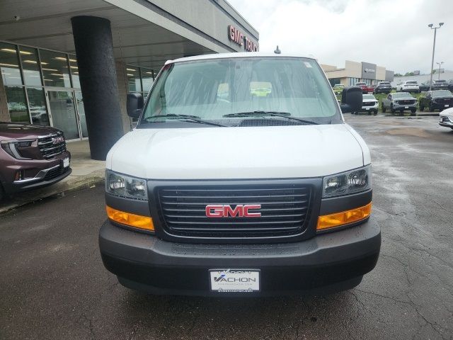 2024 GMC Savana Base