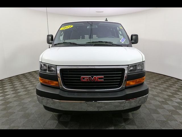 2024 GMC Savana Base