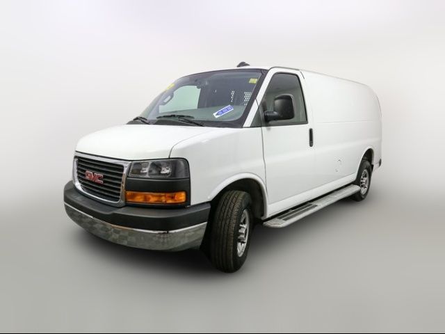 2024 GMC Savana Base