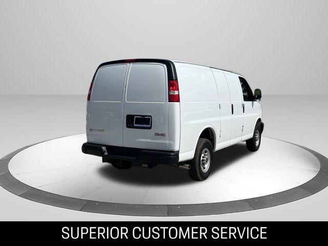 2024 GMC Savana Base