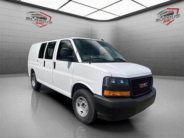 2024 GMC Savana Base