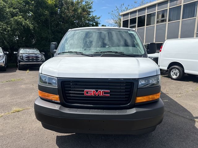 2024 GMC Savana Base