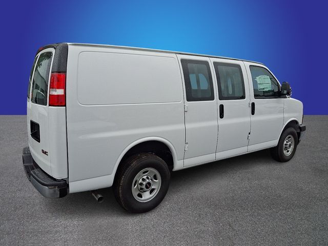 2024 GMC Savana Base