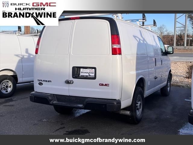 2024 GMC Savana Base