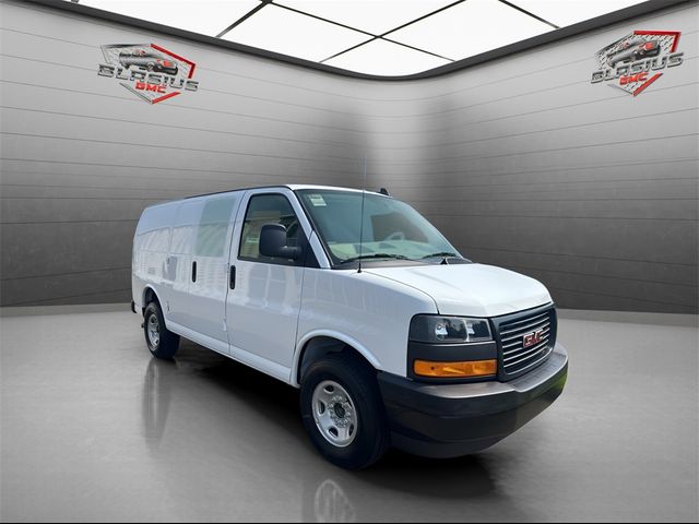 2024 GMC Savana Base