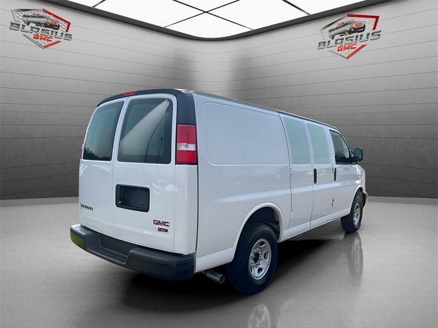 2024 GMC Savana Base