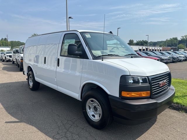 2024 GMC Savana Base