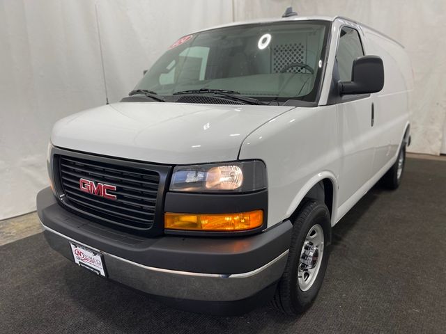 2024 GMC Savana Base