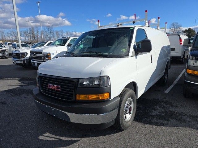 2024 GMC Savana Base