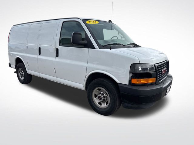 2024 GMC Savana Base