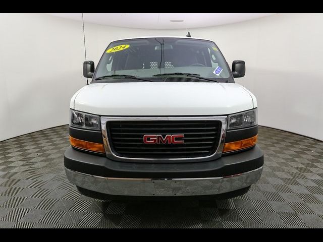 2024 GMC Savana Base