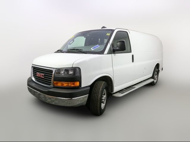 2024 GMC Savana Base