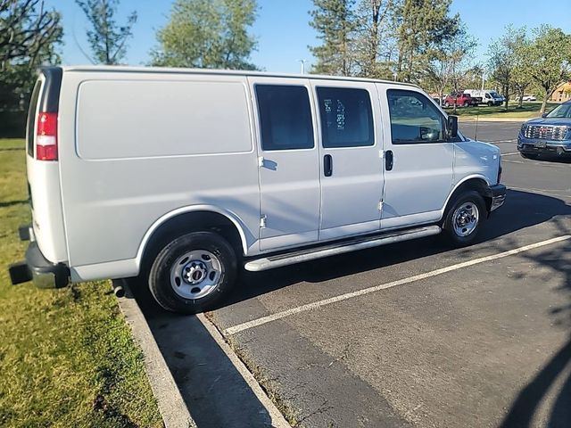 2024 GMC Savana Base