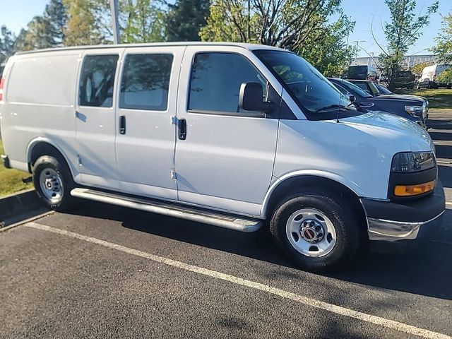 2024 GMC Savana Base