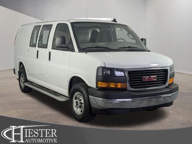 2024 GMC Savana Base