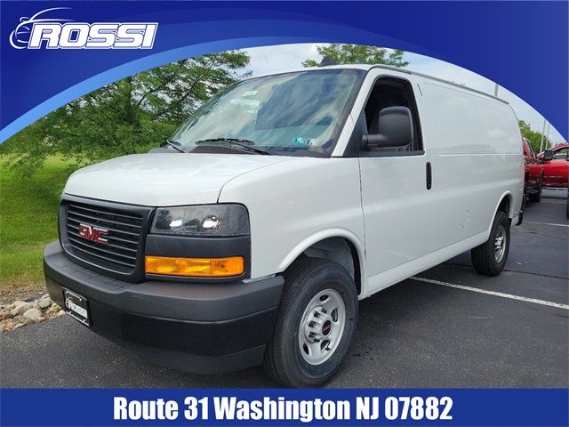 2024 GMC Savana Base