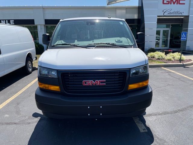 2024 GMC Savana Base