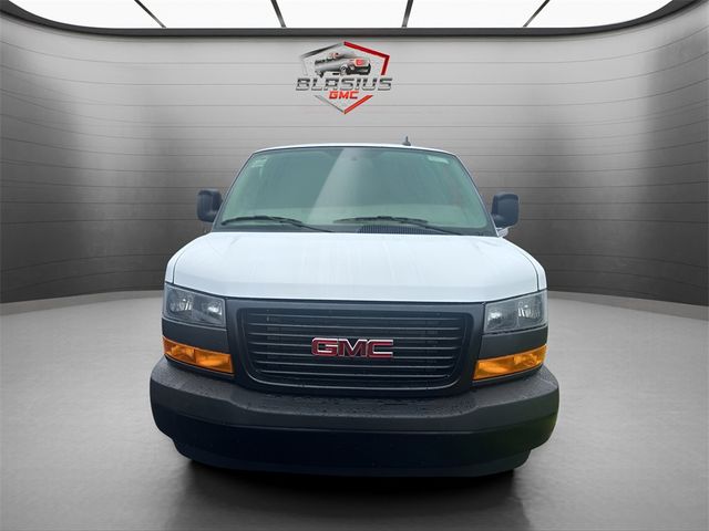 2024 GMC Savana Base