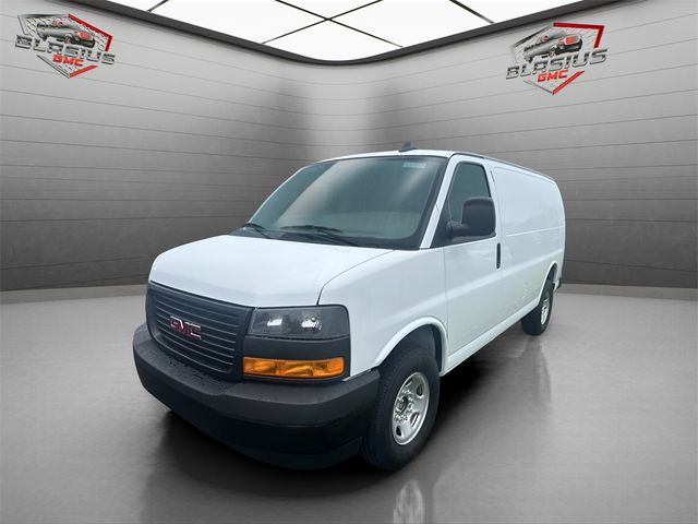 2024 GMC Savana Base