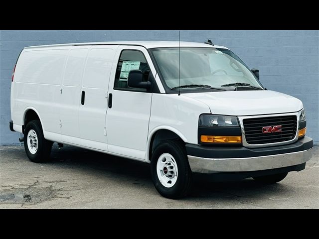 2024 GMC Savana Base