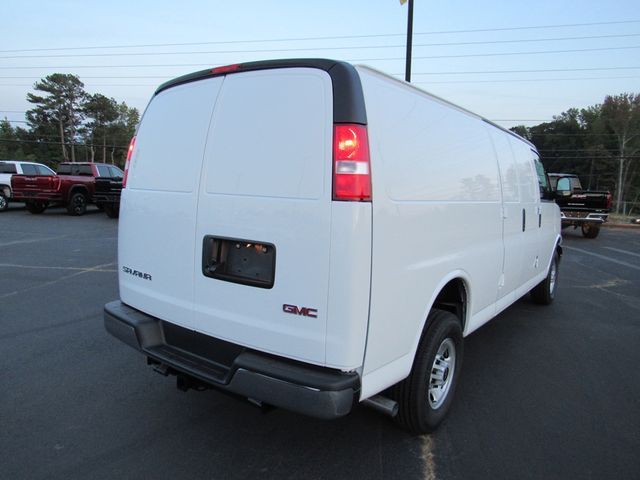 2024 GMC Savana Base