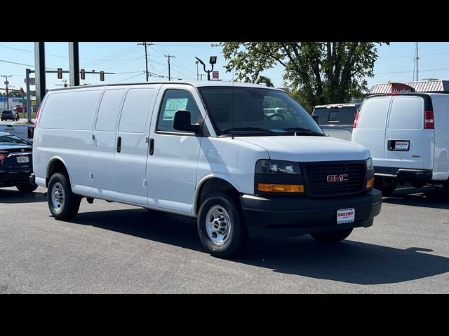 2024 GMC Savana Base