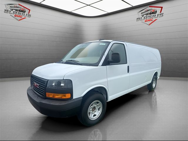 2024 GMC Savana Base