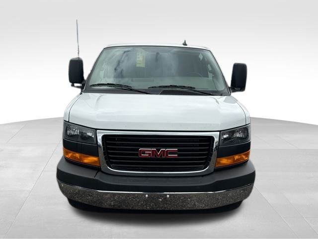 2024 GMC Savana Base