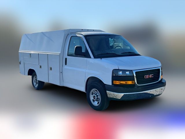 2024 GMC Savana Base