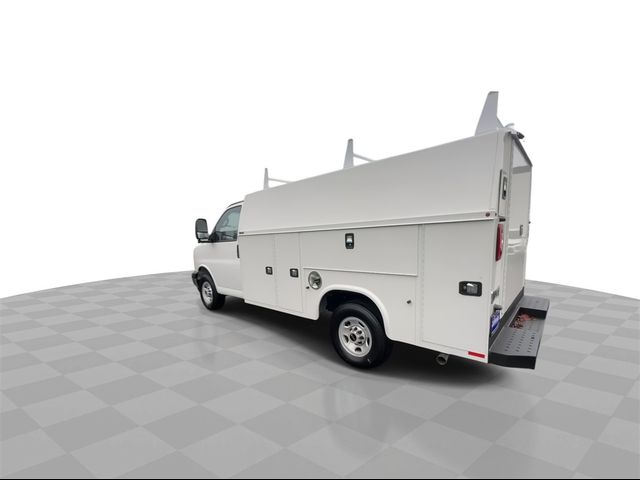 2024 GMC Savana Base