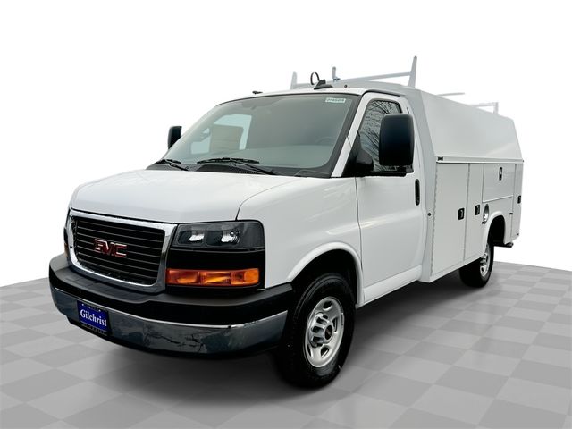 2024 GMC Savana Base