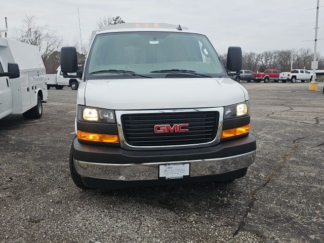 2024 GMC Savana Base