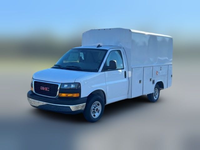 2024 GMC Savana Base