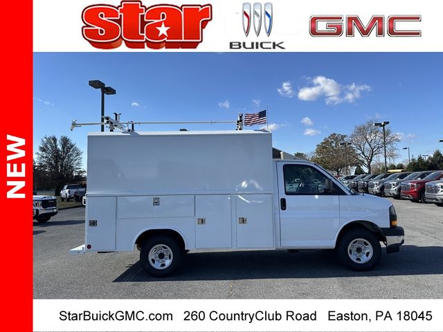 2024 GMC Savana Base