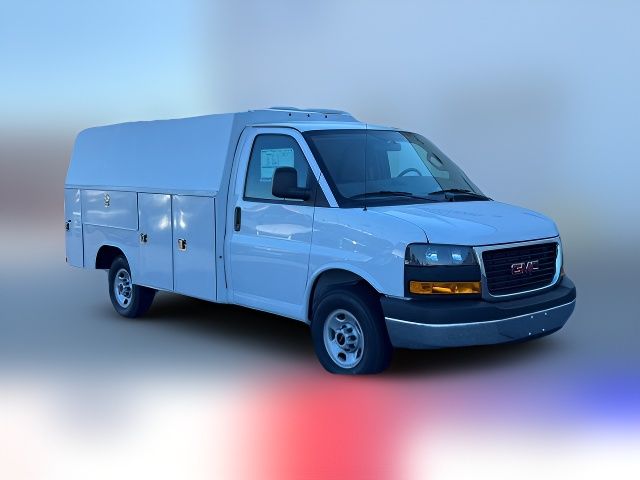 2024 GMC Savana Base