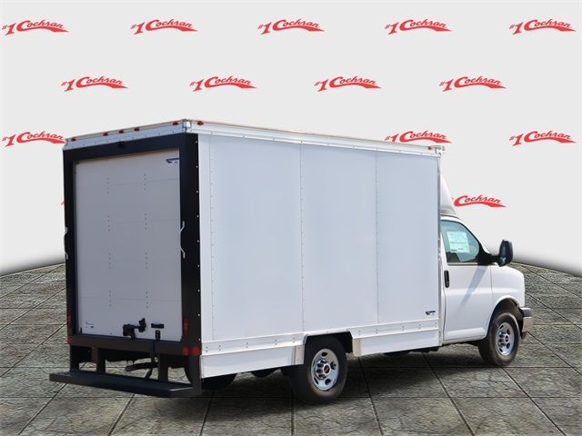2024 GMC Savana Base