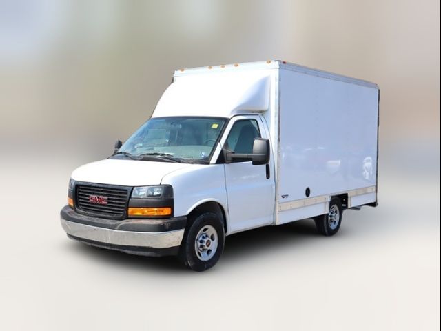 2024 GMC Savana Base