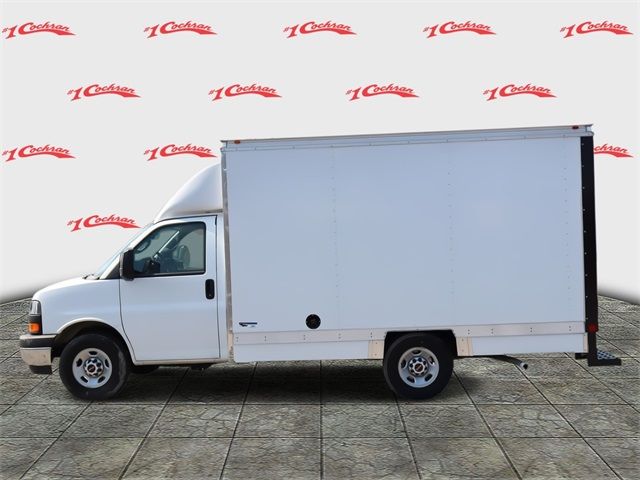 2024 GMC Savana Base