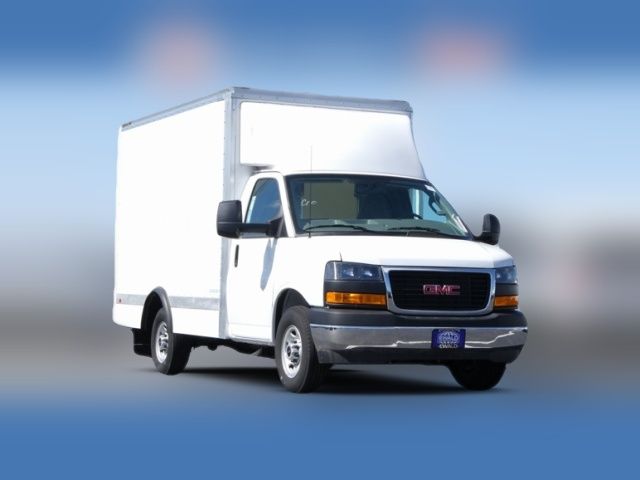 2024 GMC Savana Base
