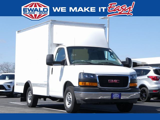 2024 GMC Savana Base