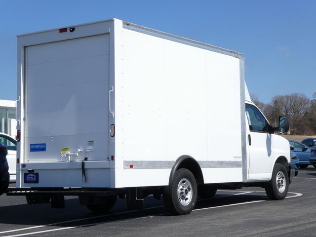 2024 GMC Savana Base
