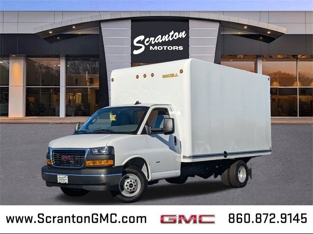 2024 GMC Savana Base