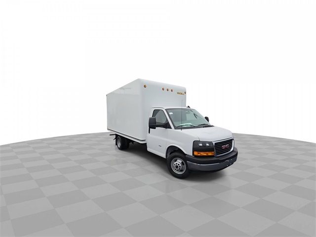 2024 GMC Savana Base