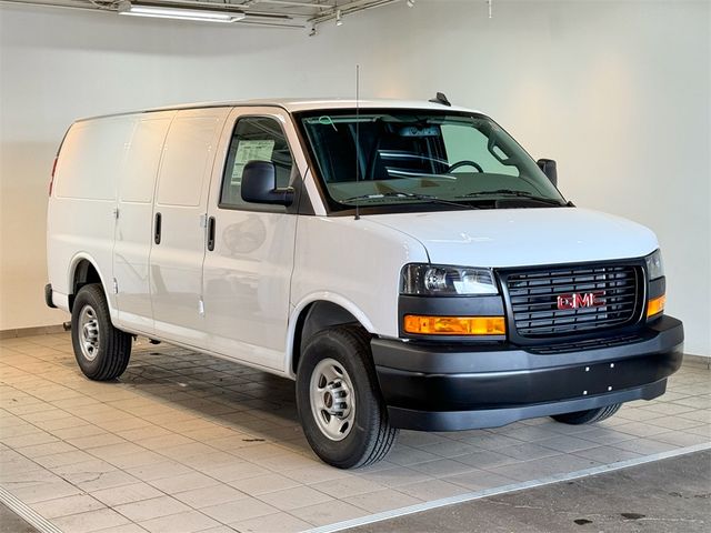 2024 GMC Savana Base