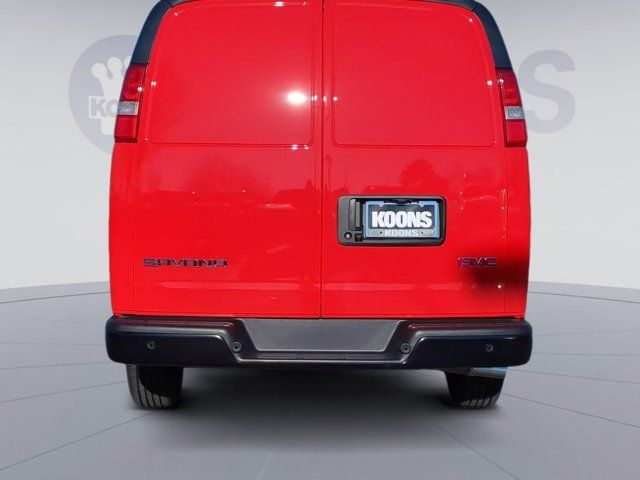 2024 GMC Savana Base