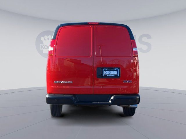 2024 GMC Savana Base