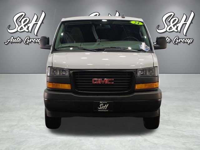 2024 GMC Savana Base