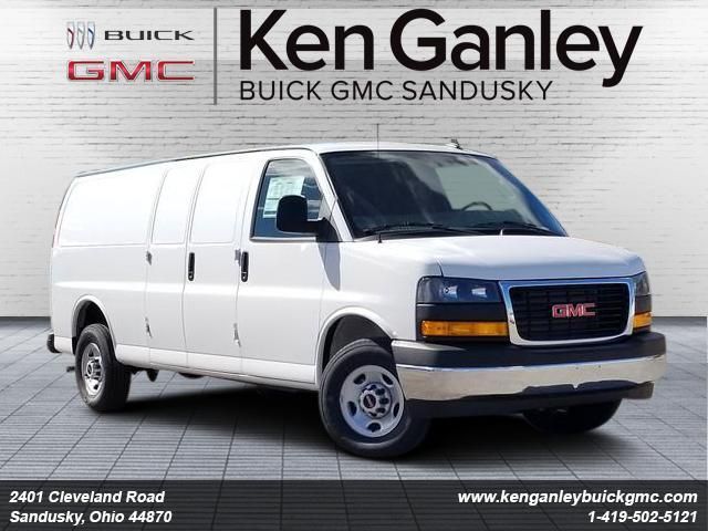 2024 GMC Savana Base